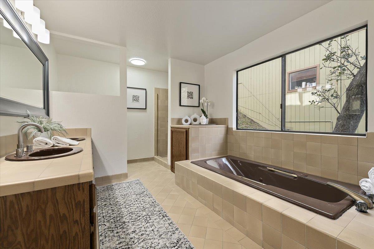 Detail Gallery Image 17 of 28 For 150 Winding Way, San Carlos,  CA 94070 - 4 Beds | 3/1 Baths