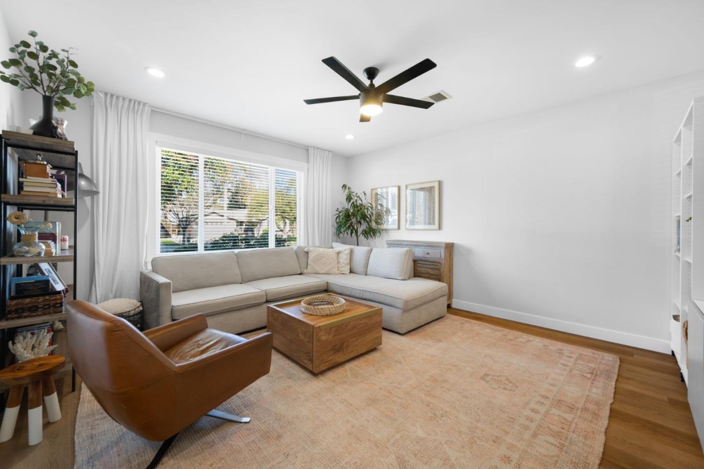 Detail Gallery Image 4 of 27 For 962 Edenbury Ln, San Jose,  CA 95136 - 4 Beds | 2 Baths