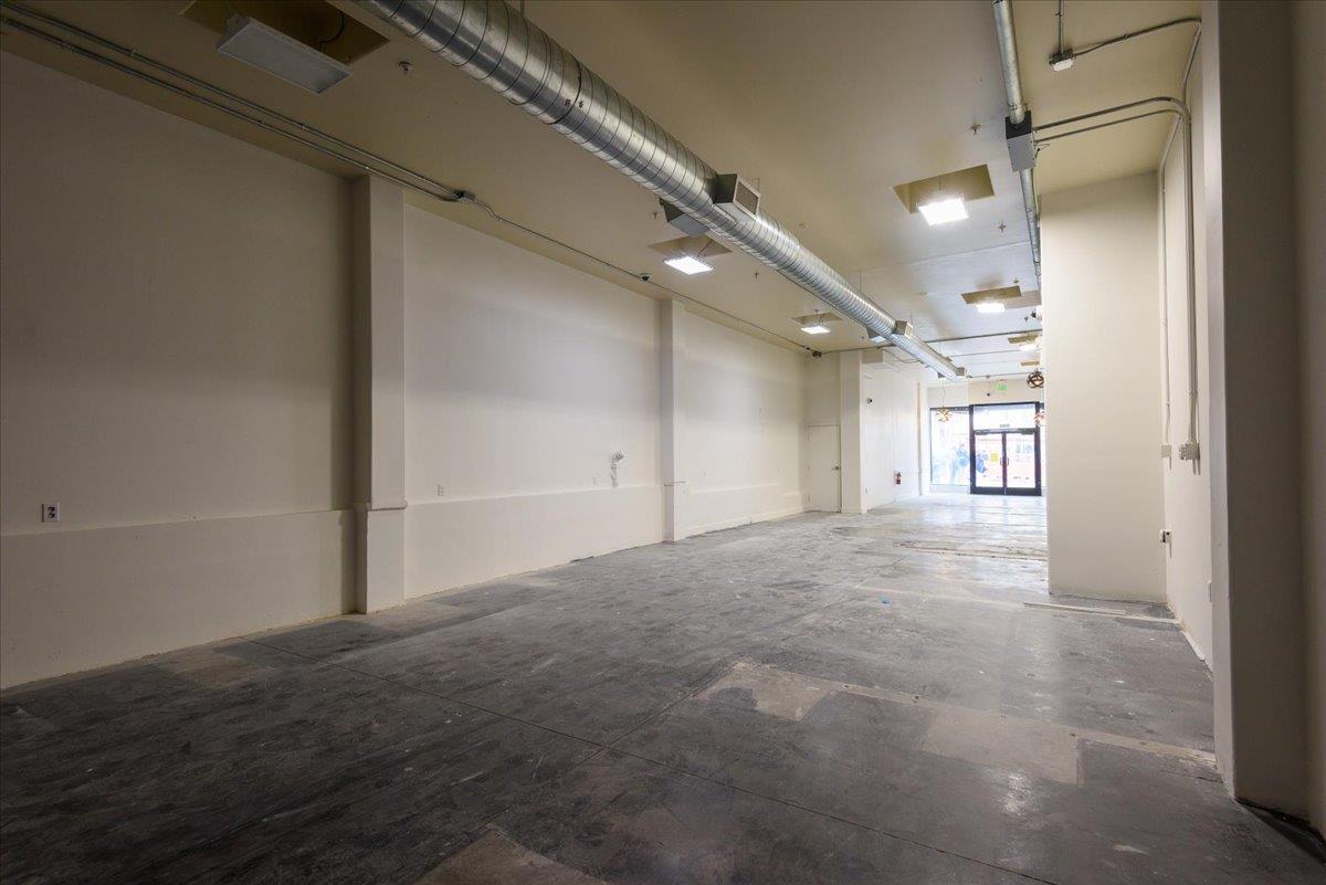 Detail Gallery Image 4 of 12 For 4071 18th St, San Francisco,  CA 94114 - – Beds | – Baths