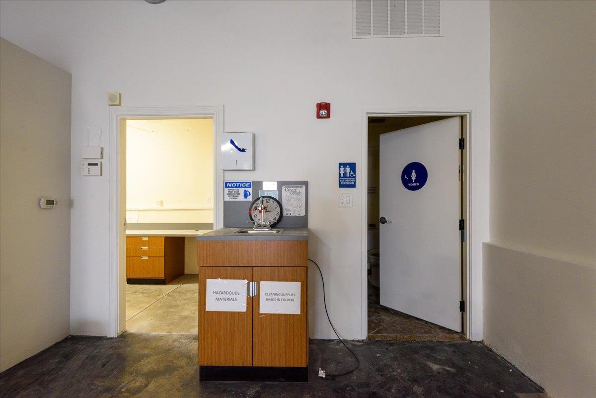 Detail Gallery Image 7 of 12 For 4071 18th St, San Francisco,  CA 94114 - – Beds | – Baths