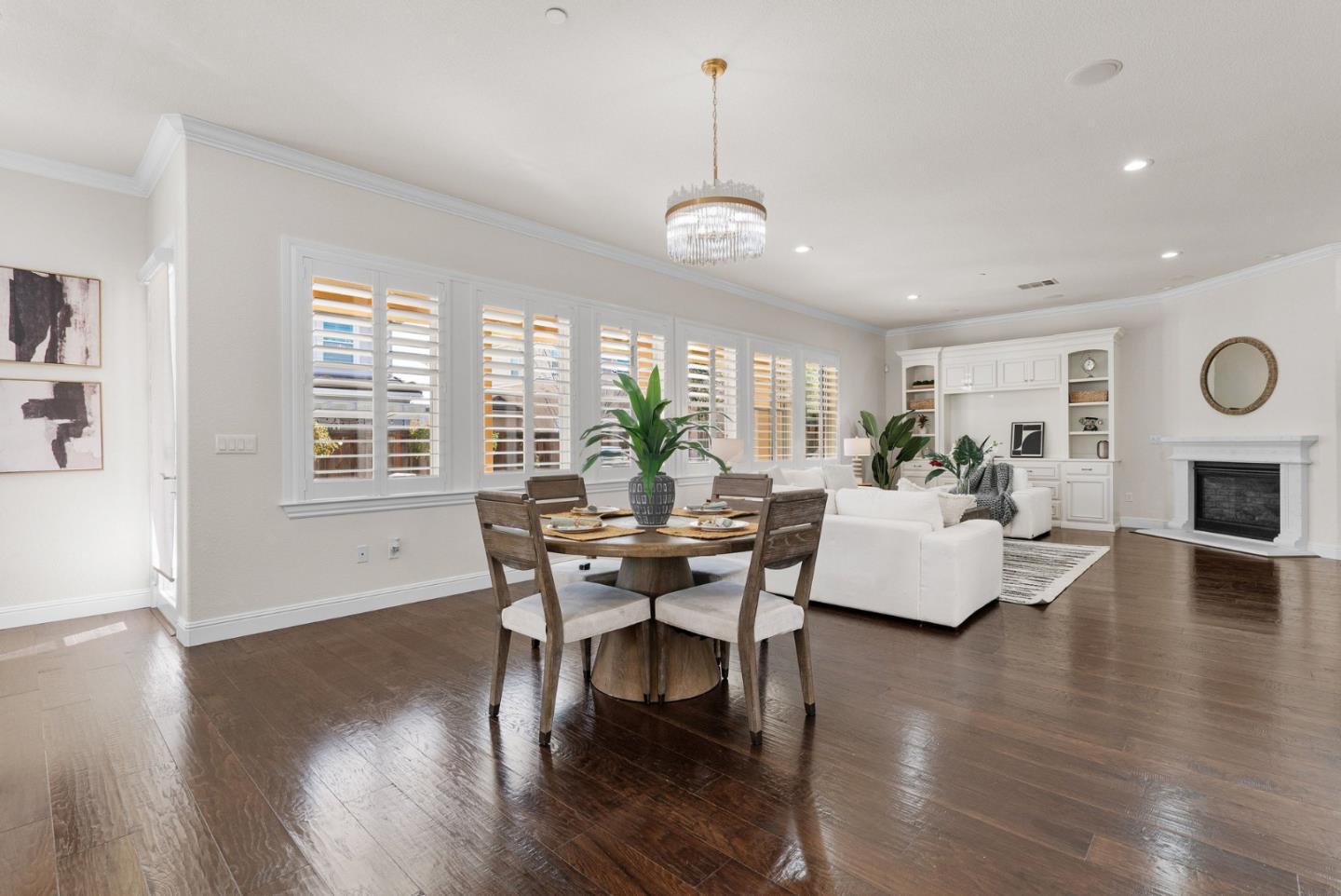 Detail Gallery Image 12 of 49 For 742 Torreya Ave, Sunnyvale,  CA 94086 - 4 Beds | 2/1 Baths