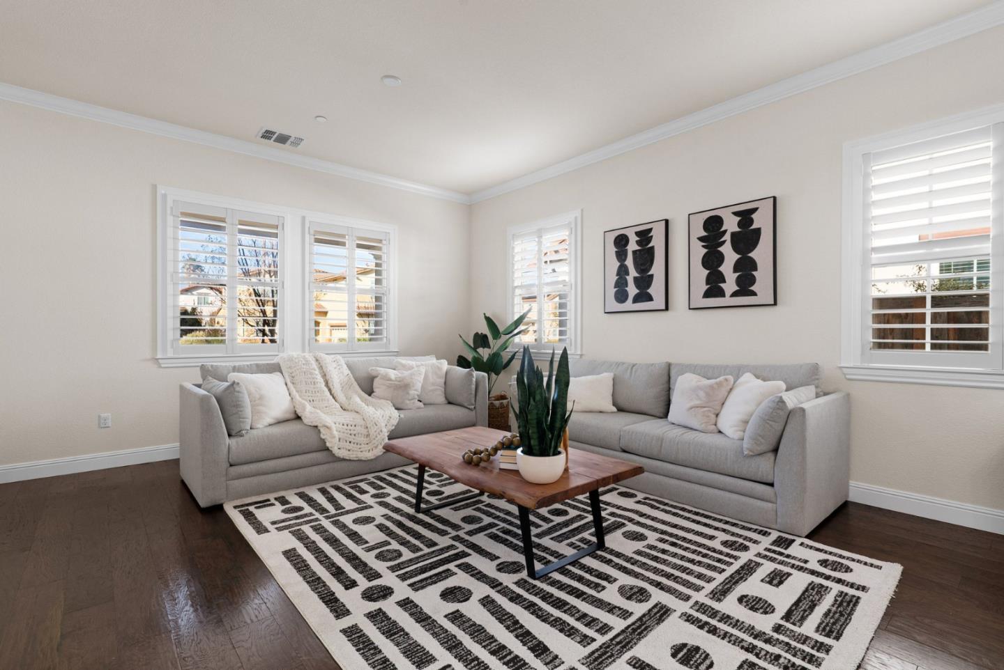 Detail Gallery Image 5 of 49 For 742 Torreya Ave, Sunnyvale,  CA 94086 - 4 Beds | 2/1 Baths