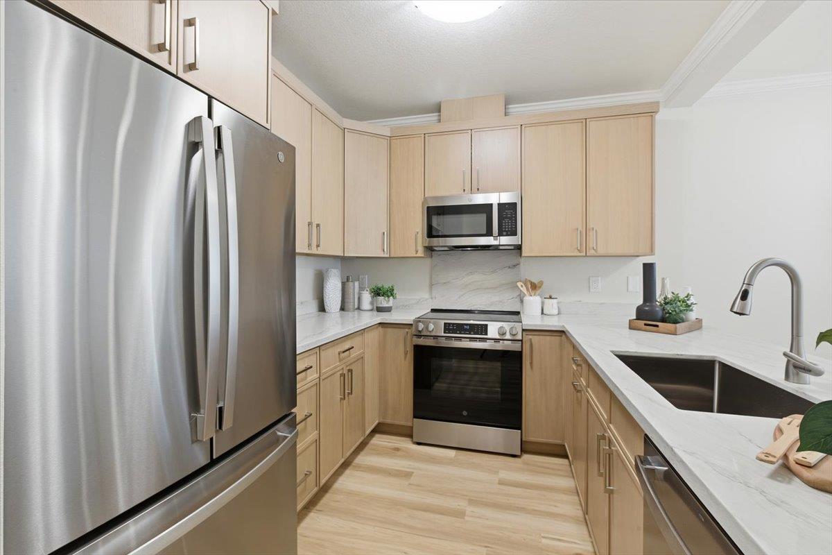 Detail Gallery Image 18 of 36 For 3627 Cabernet Vineyards Cir, San Jose,  CA 95117 - 2 Beds | 2/1 Baths