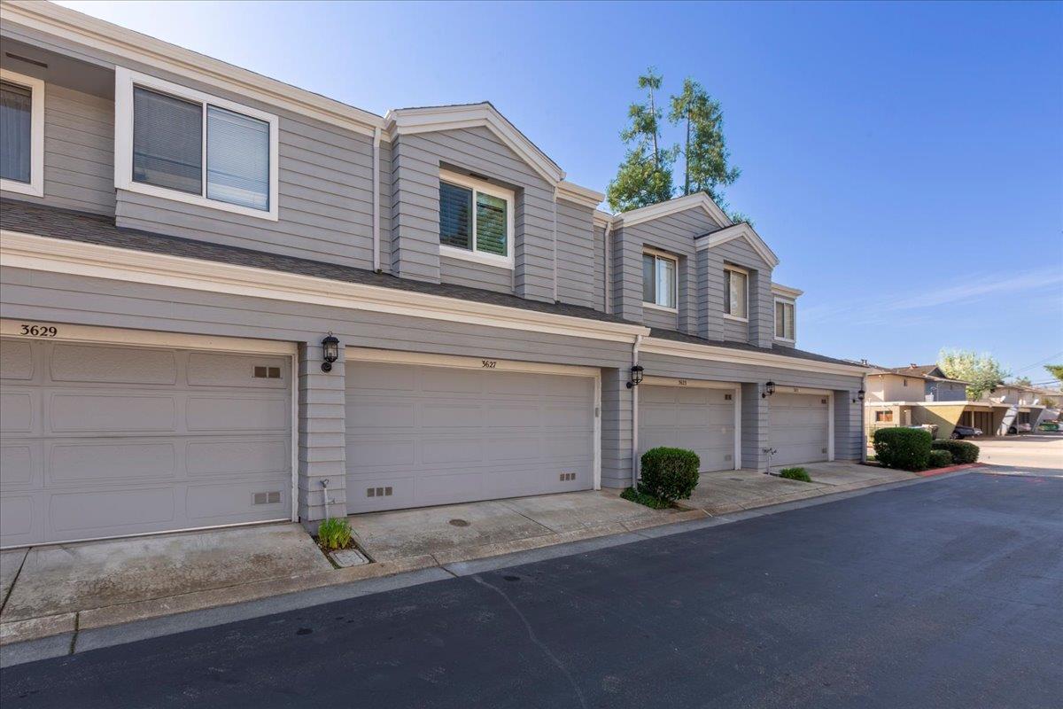 Detail Gallery Image 31 of 36 For 3627 Cabernet Vineyards Cir, San Jose,  CA 95117 - 2 Beds | 2/1 Baths