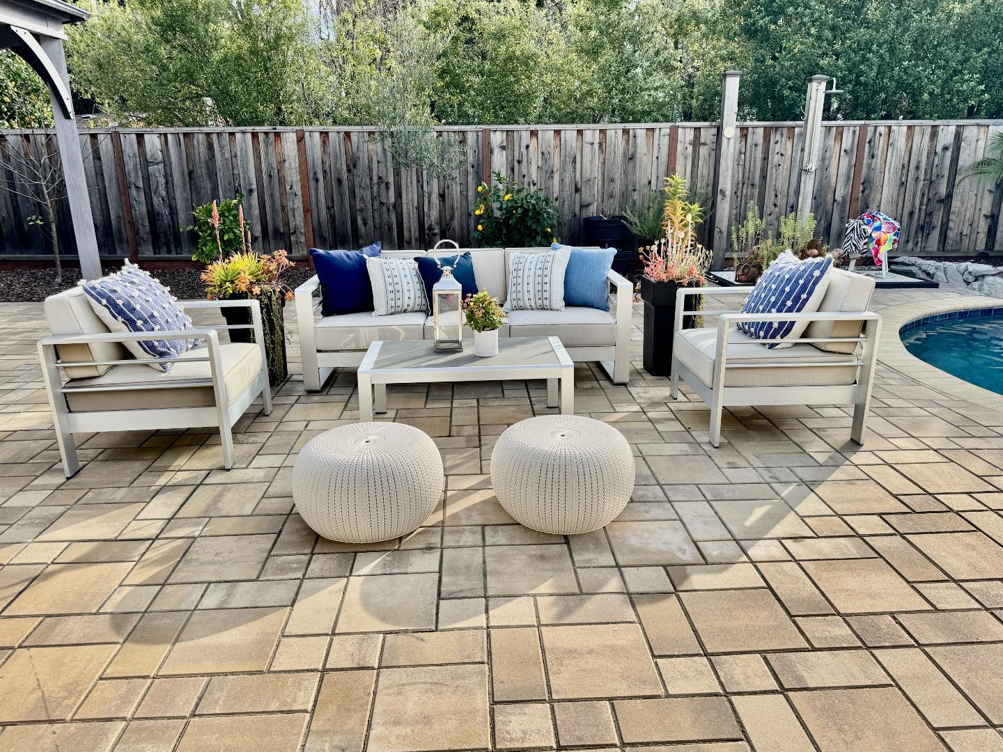 Detail Gallery Image 10 of 26 For 1276 Nancarrow Way, San Jose,  CA 95120 - 4 Beds | 2/1 Baths