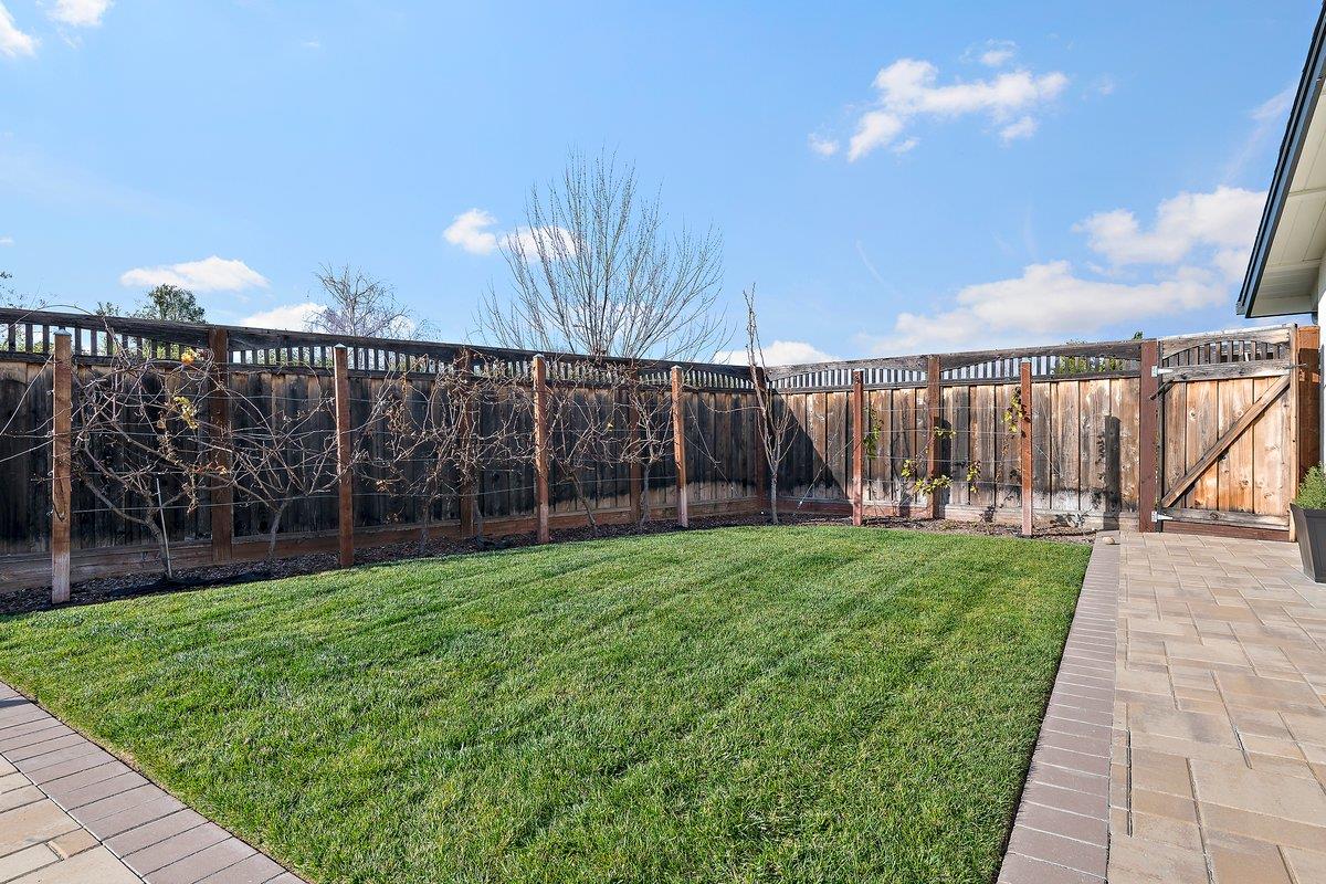 Detail Gallery Image 13 of 26 For 1276 Nancarrow Way, San Jose,  CA 95120 - 4 Beds | 2/1 Baths