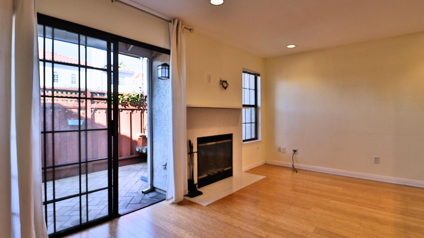 Detail Gallery Image 4 of 38 For 322 W Sunnyoaks Ave, Campbell,  CA 95008 - 2 Beds | 1/1 Baths