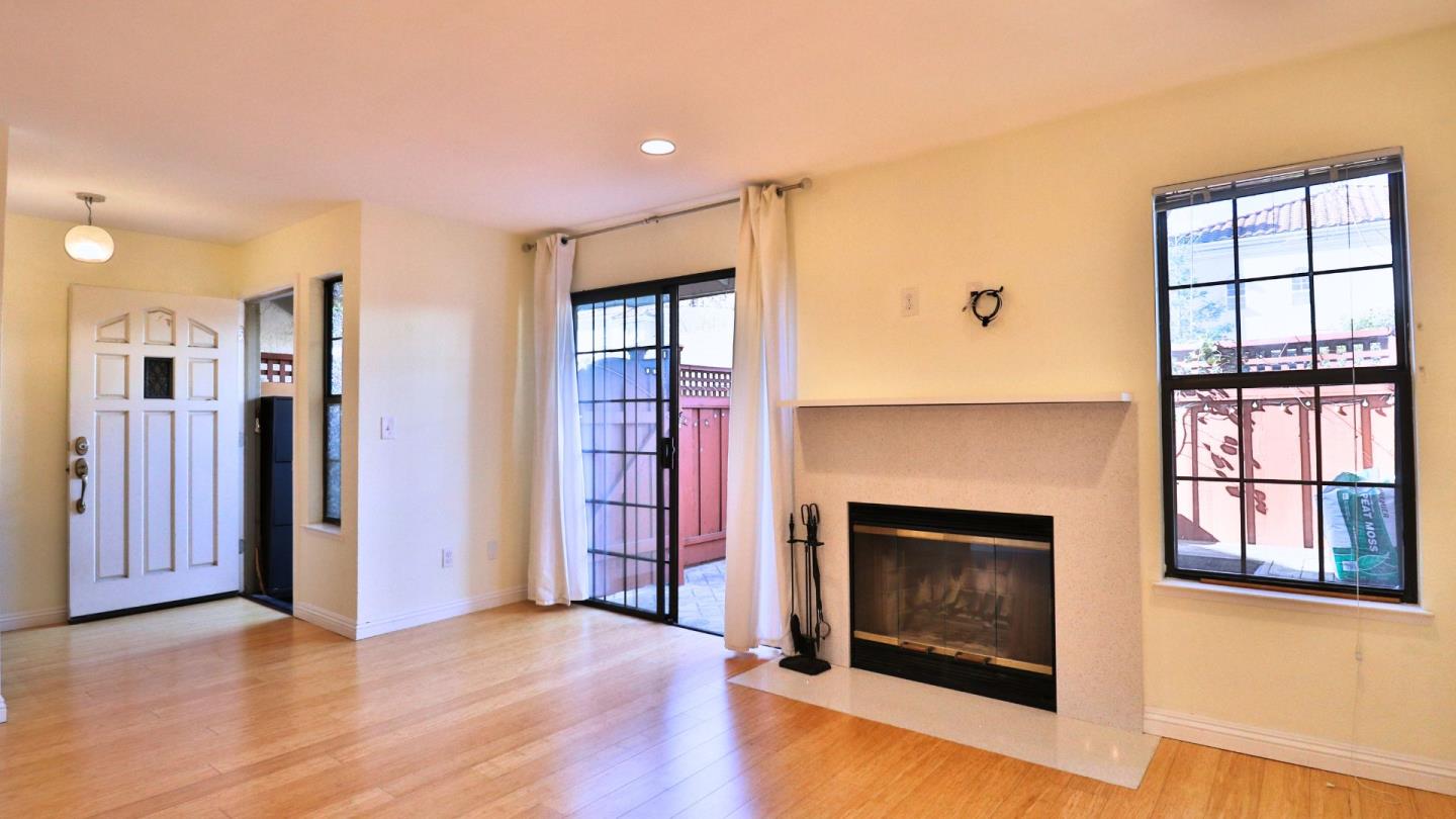 Detail Gallery Image 5 of 38 For 322 W Sunnyoaks Ave, Campbell,  CA 95008 - 2 Beds | 1/1 Baths