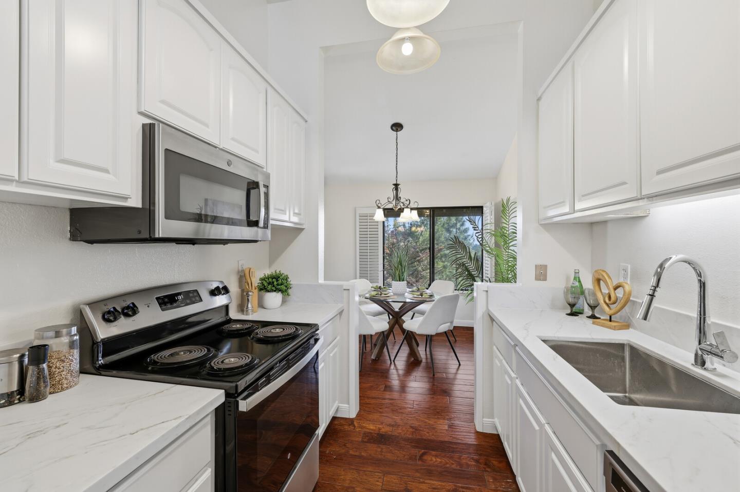 Detail Gallery Image 5 of 25 For 3327 La Mesa Dr #12,  San Carlos,  CA 94070 - 2 Beds | 2 Baths