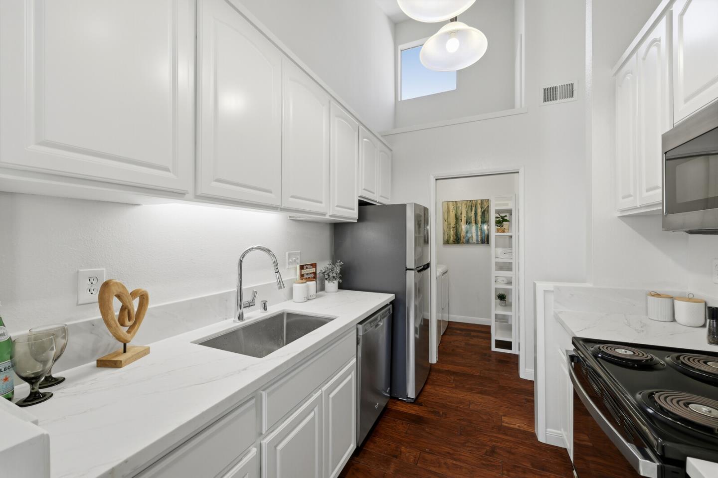 Detail Gallery Image 6 of 25 For 3327 La Mesa Dr #12,  San Carlos,  CA 94070 - 2 Beds | 2 Baths