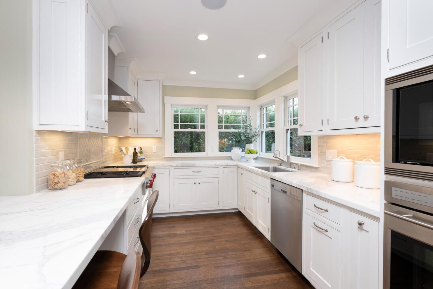 Detail Gallery Image 15 of 32 For 812 Newhall Rd, Burlingame,  CA 94010 - 2 Beds | 2 Baths