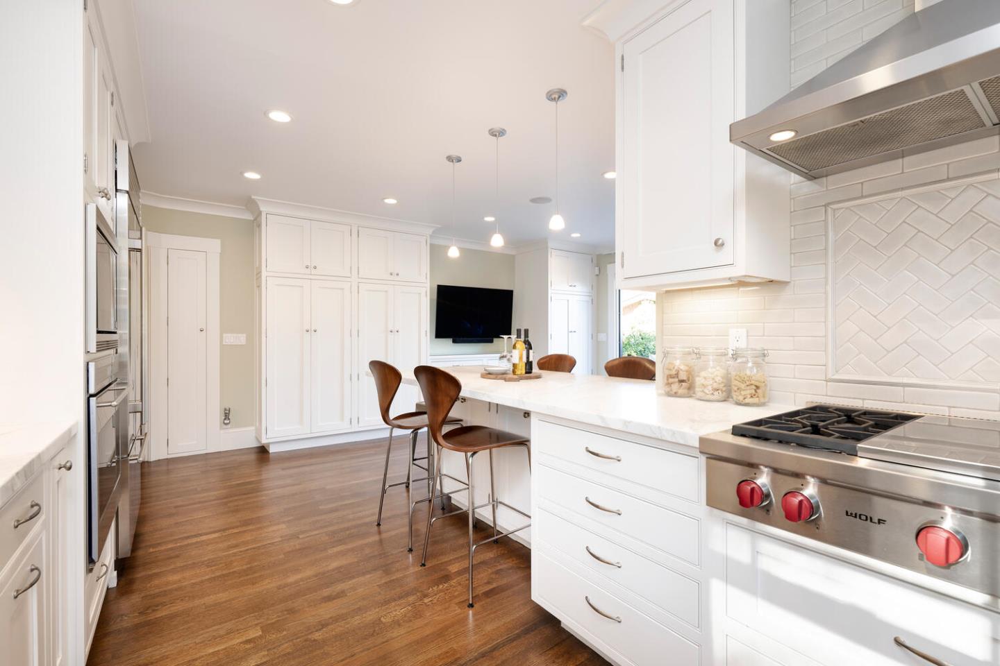 Detail Gallery Image 16 of 32 For 812 Newhall Rd, Burlingame,  CA 94010 - 2 Beds | 2 Baths