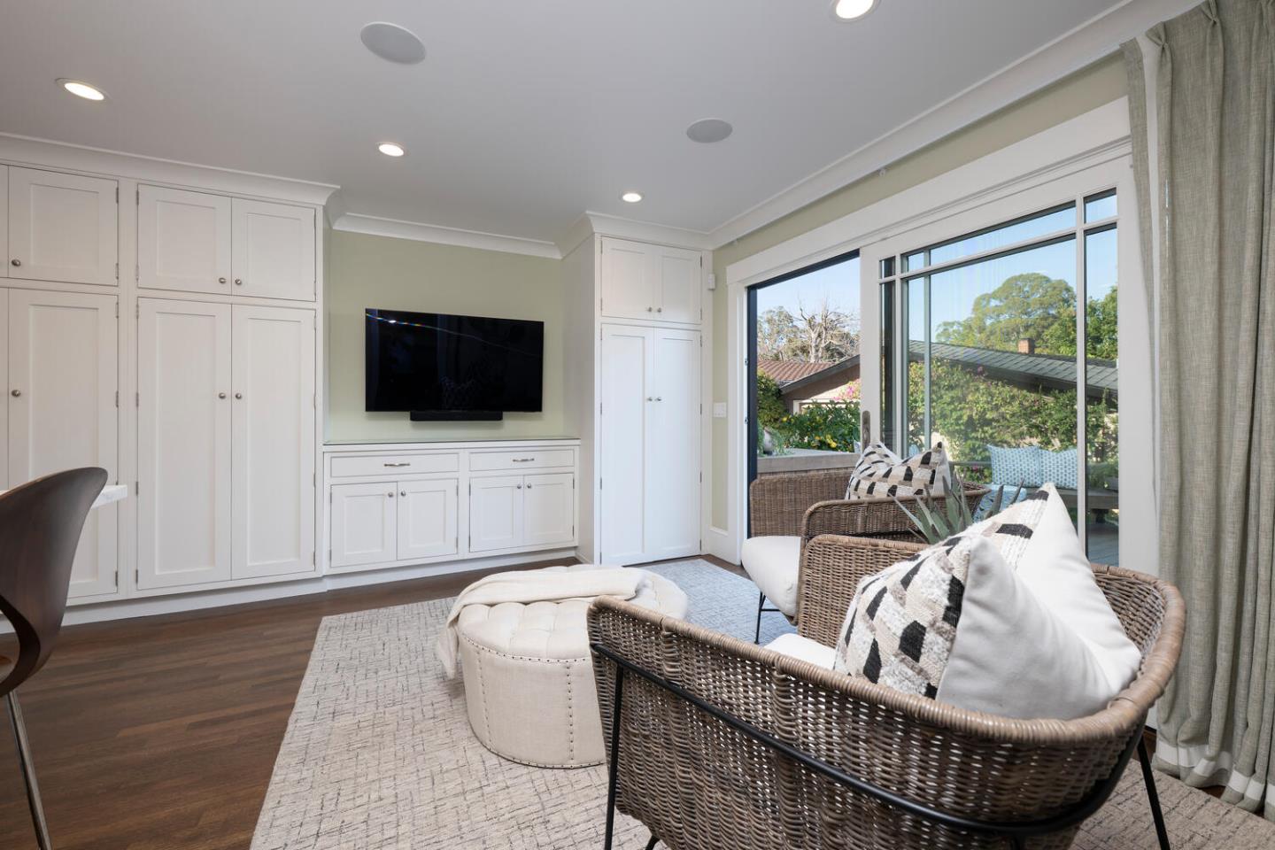 Detail Gallery Image 18 of 32 For 812 Newhall Rd, Burlingame,  CA 94010 - 2 Beds | 2 Baths