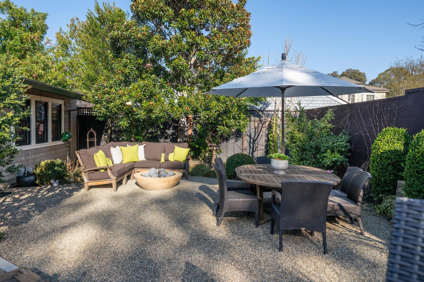 Detail Gallery Image 31 of 32 For 812 Newhall Rd, Burlingame,  CA 94010 - 2 Beds | 2 Baths