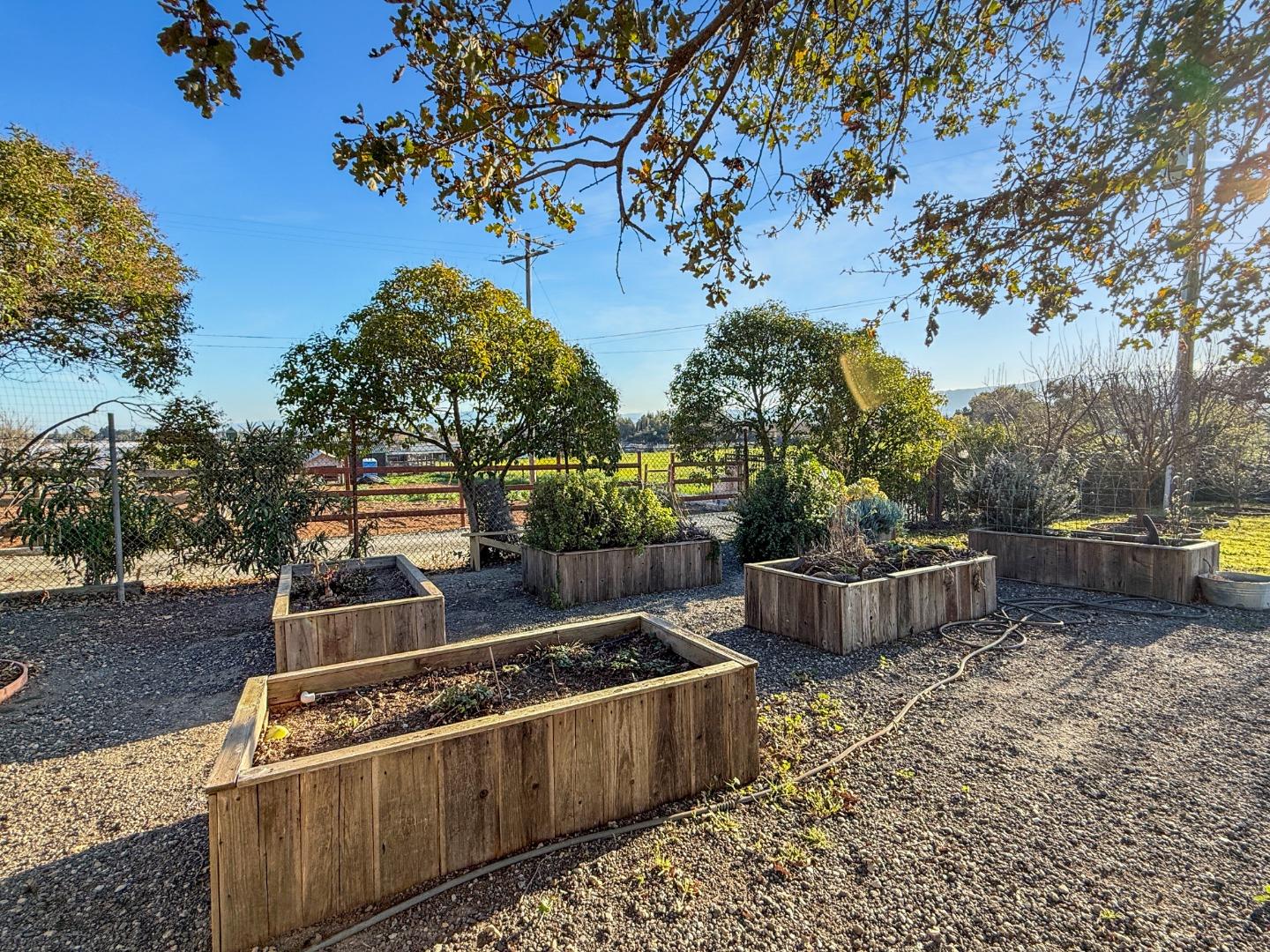 Detail Gallery Image 25 of 53 For 2800 Roop Rd, Gilroy,  CA 95020 - 3 Beds | 4 Baths