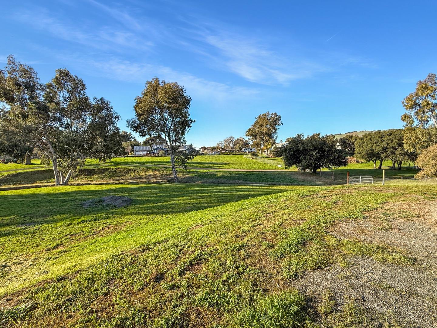 Detail Gallery Image 35 of 53 For 2800 Roop Rd, Gilroy,  CA 95020 - 3 Beds | 4 Baths