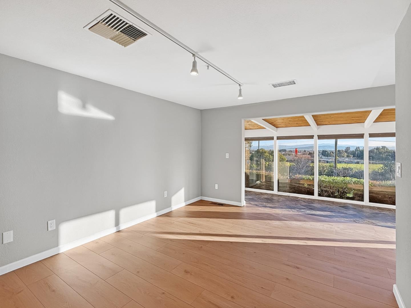 Detail Gallery Image 41 of 53 For 2800 Roop Rd, Gilroy,  CA 95020 - 3 Beds | 4 Baths