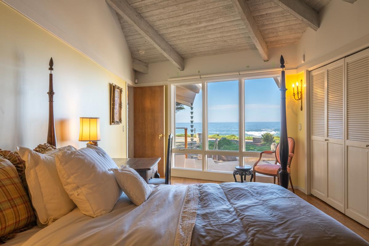 Detail Gallery Image 11 of 21 For 26251 Scenic Rd, Carmel,  CA 93923 - 3 Beds | 2 Baths