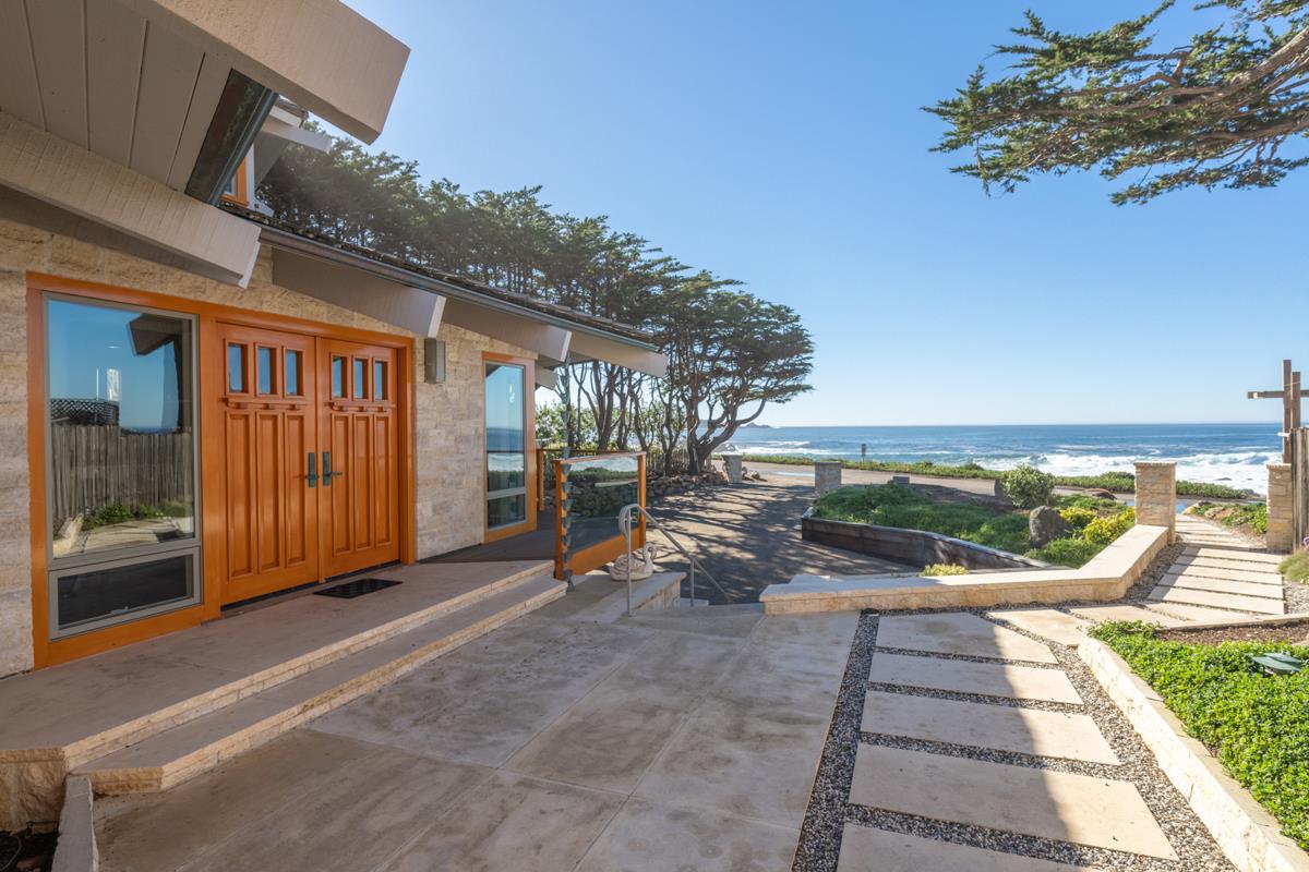 Detail Gallery Image 2 of 21 For 26251 Scenic Rd, Carmel,  CA 93923 - 3 Beds | 2 Baths