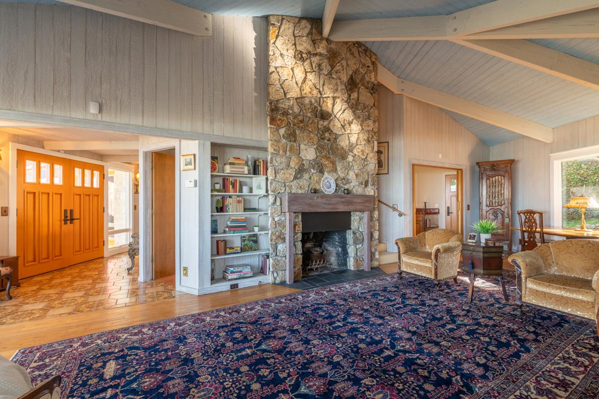 Detail Gallery Image 6 of 21 For 26251 Scenic Rd, Carmel,  CA 93923 - 3 Beds | 2 Baths