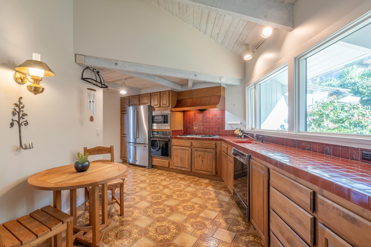 Detail Gallery Image 9 of 21 For 26251 Scenic Rd, Carmel,  CA 93923 - 3 Beds | 2 Baths