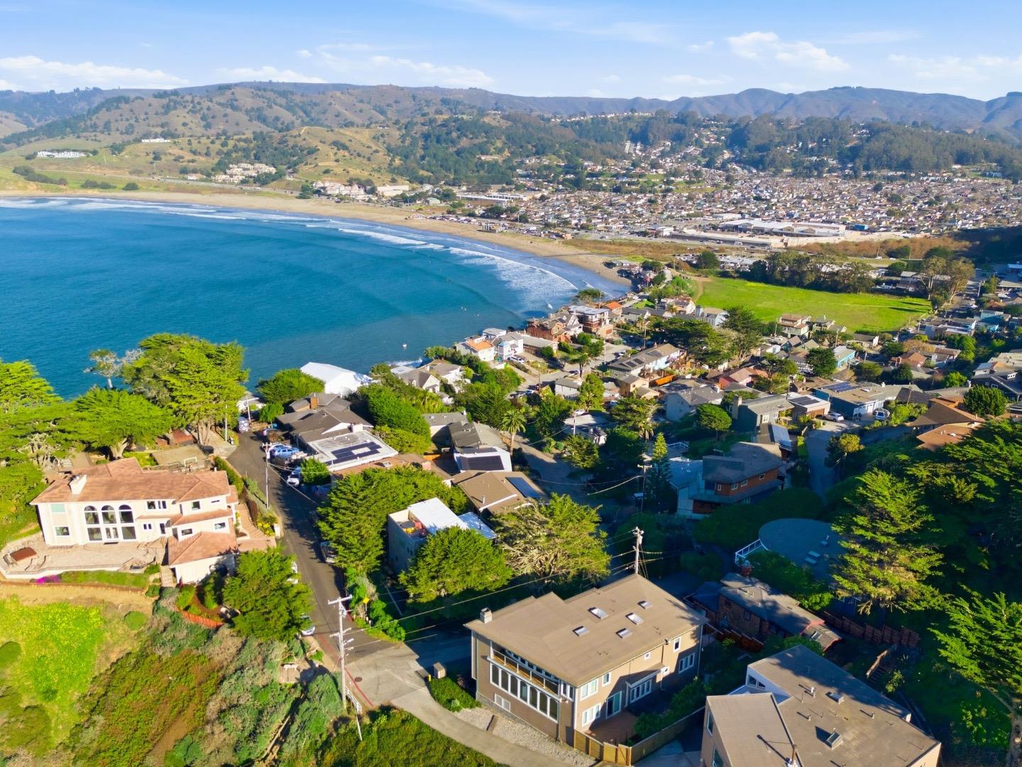 Detail Gallery Image 6 of 60 For 123 Kent Rd, Pacifica,  CA 94044 - 4 Beds | 3 Baths