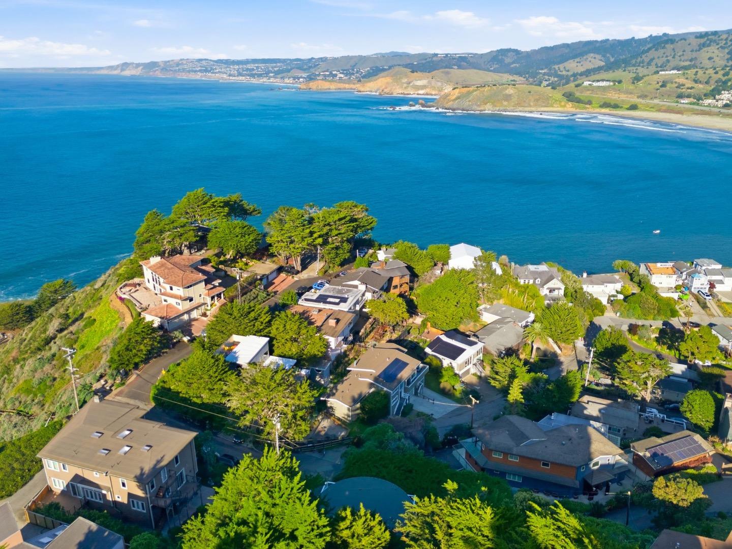 Detail Gallery Image 7 of 60 For 123 Kent Rd, Pacifica,  CA 94044 - 4 Beds | 3 Baths