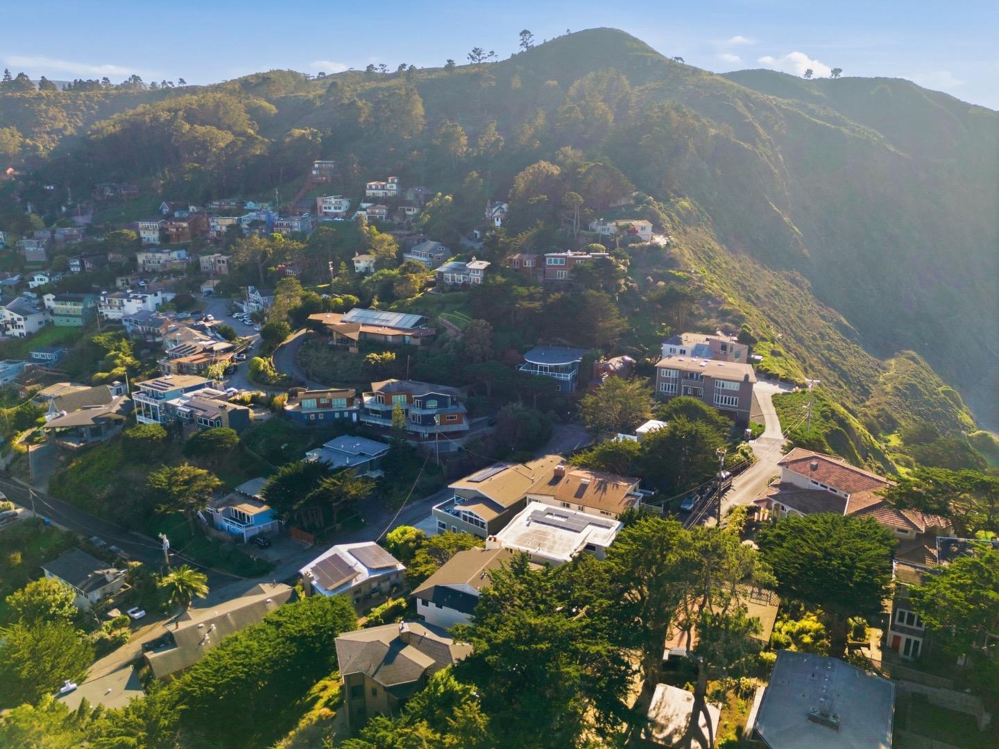 Detail Gallery Image 8 of 60 For 123 Kent Rd, Pacifica,  CA 94044 - 4 Beds | 3 Baths