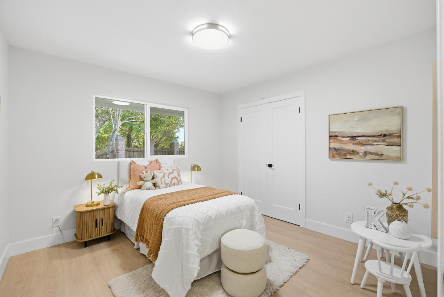 Detail Gallery Image 12 of 21 For 3062 Hillside Dr, Burlingame,  CA 94010 - 3 Beds | 2/1 Baths