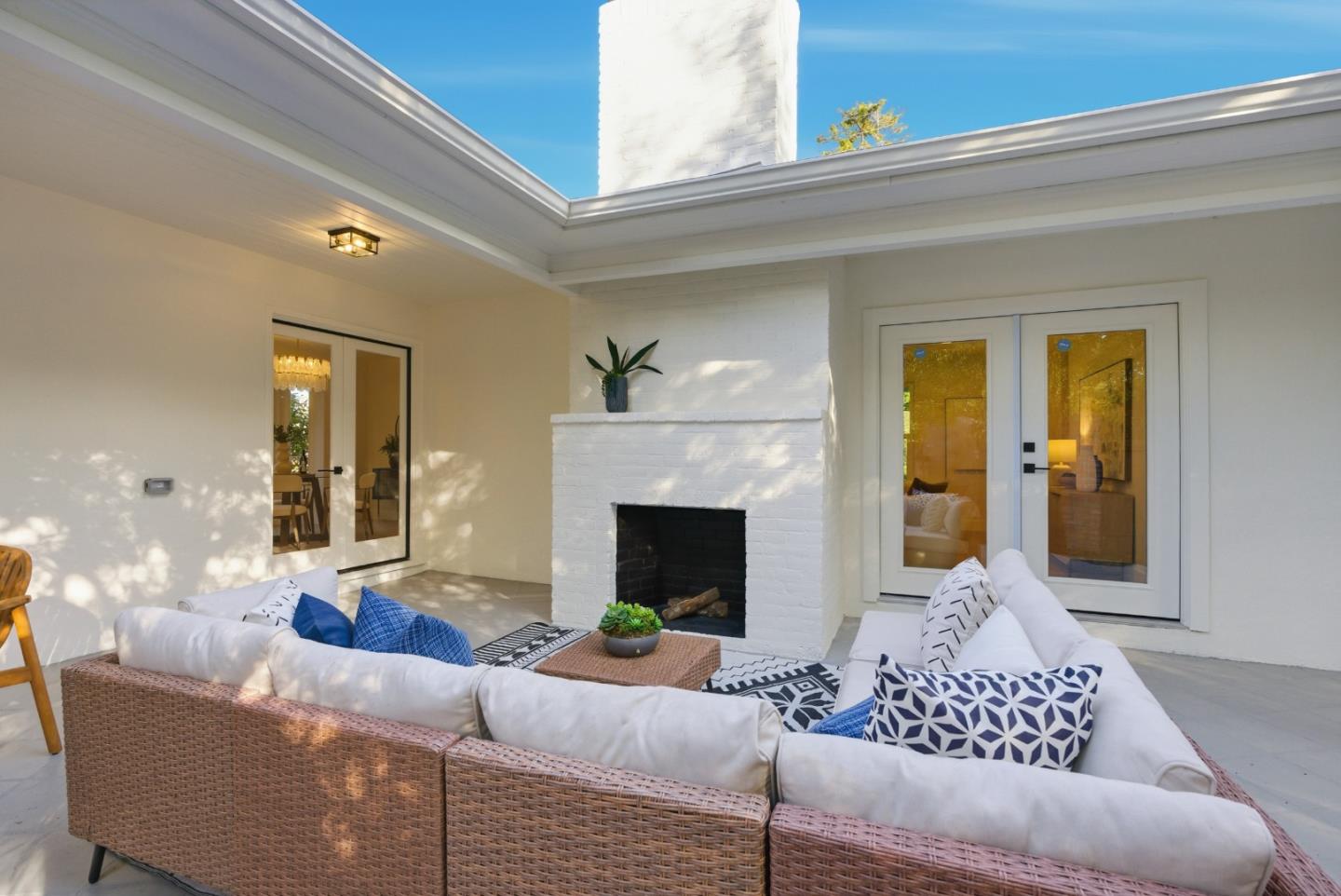 Detail Gallery Image 17 of 21 For 3062 Hillside Dr, Burlingame,  CA 94010 - 3 Beds | 2/1 Baths