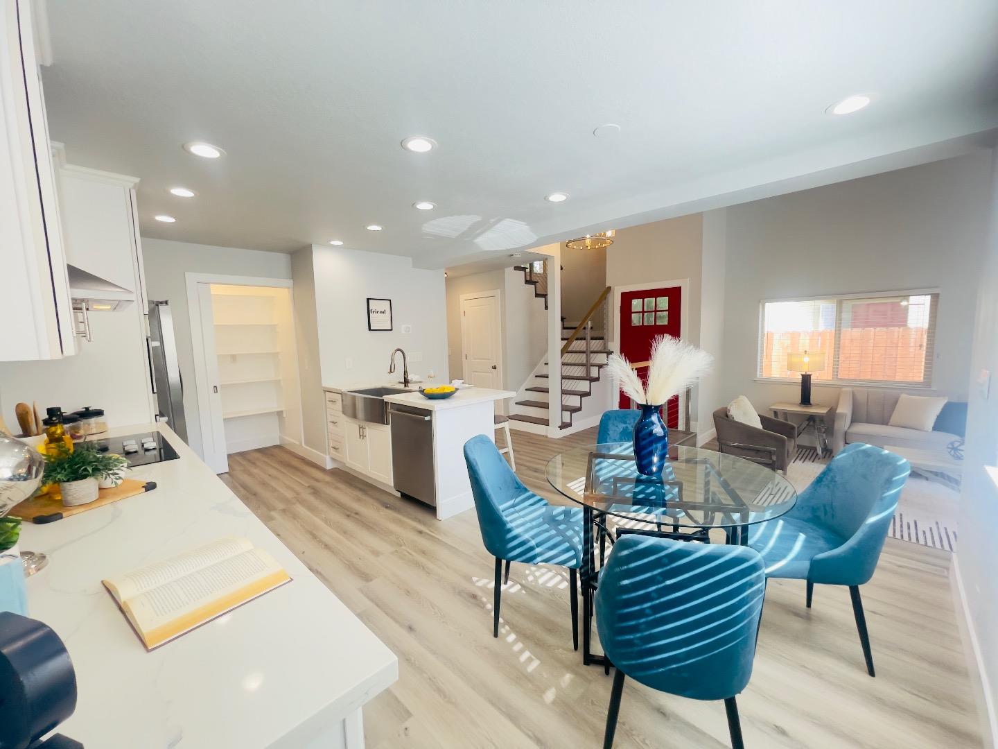 Detail Gallery Image 10 of 25 For 1712 Heavenly Bamboo Ct, San Jose,  CA 95131 - 3 Beds | 2/1 Baths