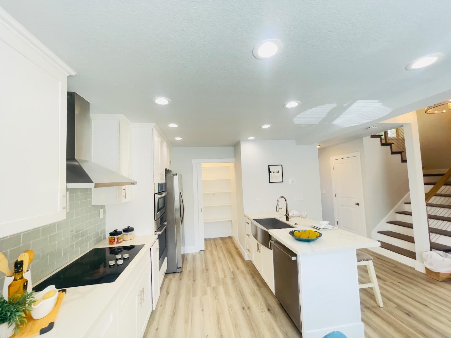 Detail Gallery Image 5 of 25 For 1712 Heavenly Bamboo Ct, San Jose,  CA 95131 - 3 Beds | 2/1 Baths