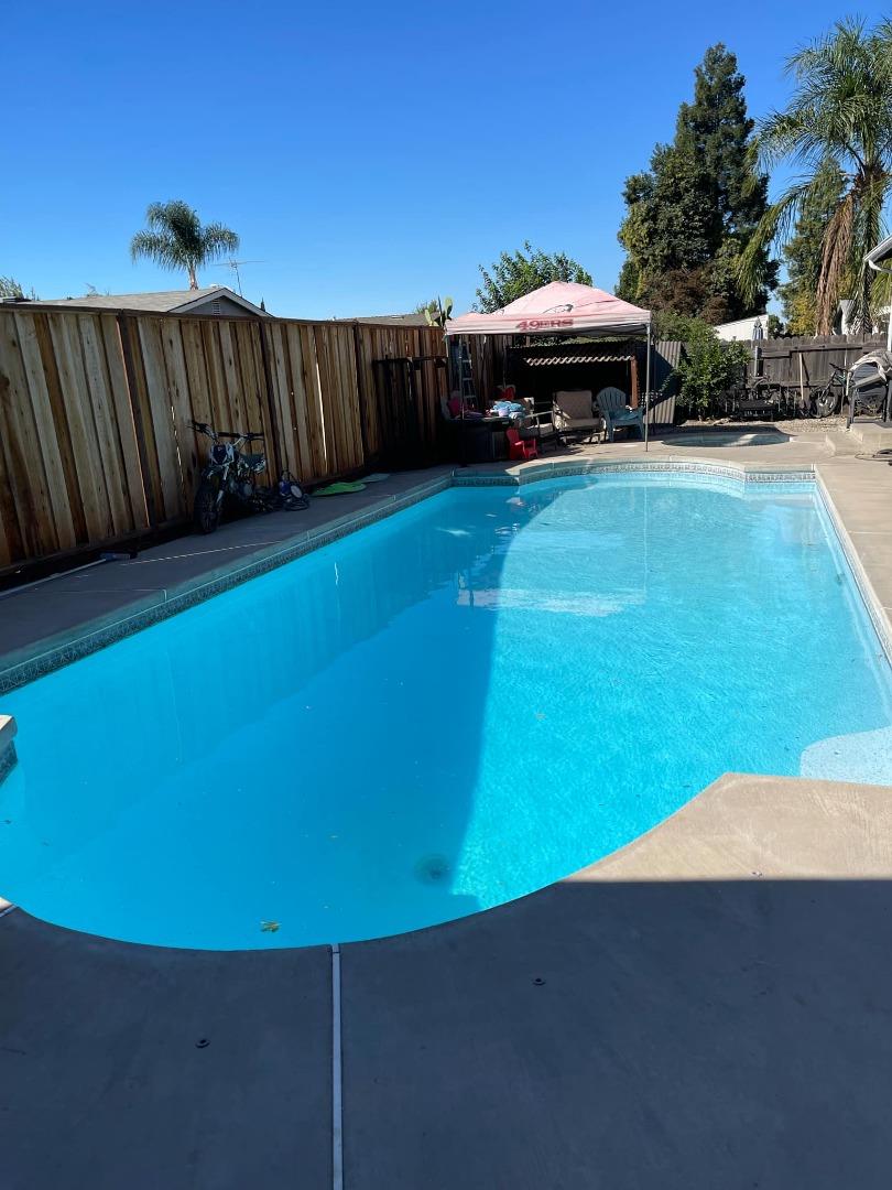 Detail Gallery Image 3 of 5 For 846 Del Monte Ct, Manteca,  CA 95336 - 3 Beds | 3 Baths