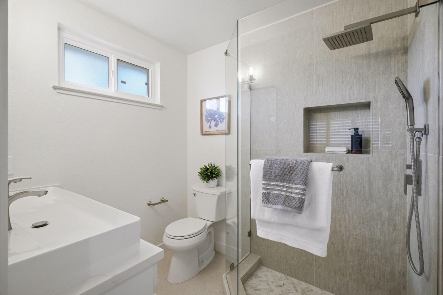 Detail Gallery Image 19 of 29 For 841 Brentwood Dr, San Jose,  CA 95129 - 4 Beds | 2 Baths