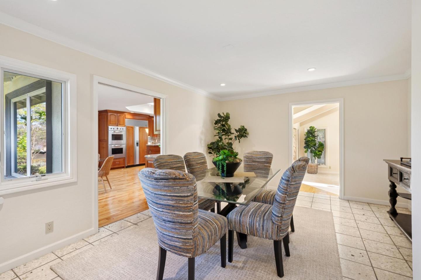 Detail Gallery Image 16 of 94 For 18074 Daves Ave, Monte Sereno,  CA 95030 - 4 Beds | 3/1 Baths