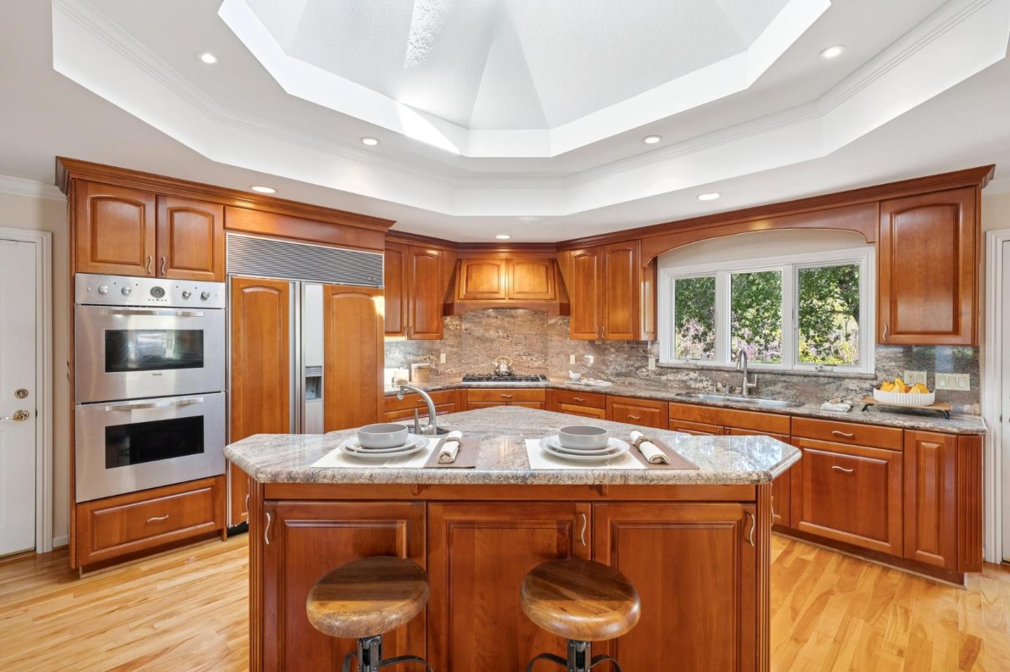 Detail Gallery Image 19 of 94 For 18074 Daves Ave, Monte Sereno,  CA 95030 - 4 Beds | 3/1 Baths