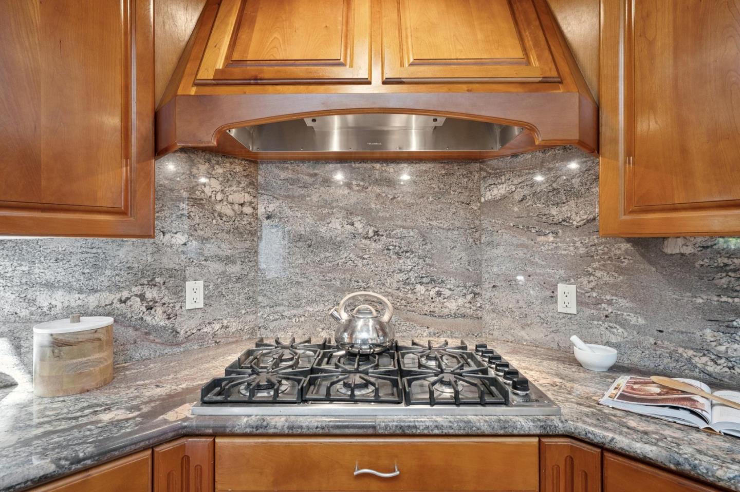 Detail Gallery Image 22 of 94 For 18074 Daves Ave, Monte Sereno,  CA 95030 - 4 Beds | 3/1 Baths