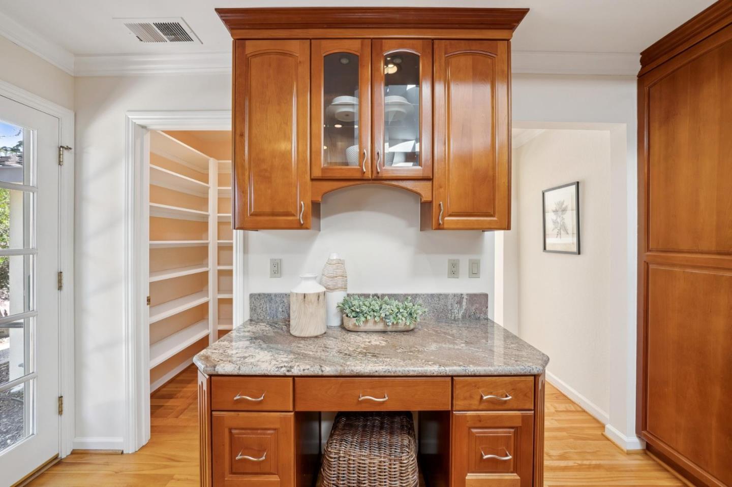 Detail Gallery Image 24 of 94 For 18074 Daves Ave, Monte Sereno,  CA 95030 - 4 Beds | 3/1 Baths