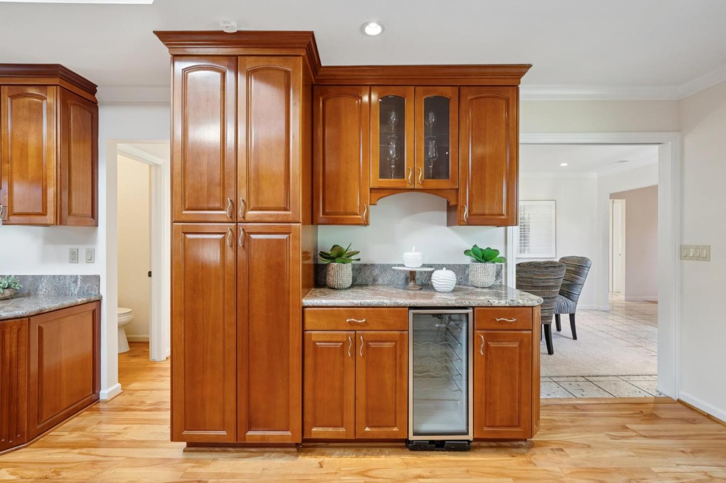 Detail Gallery Image 25 of 94 For 18074 Daves Ave, Monte Sereno,  CA 95030 - 4 Beds | 3/1 Baths