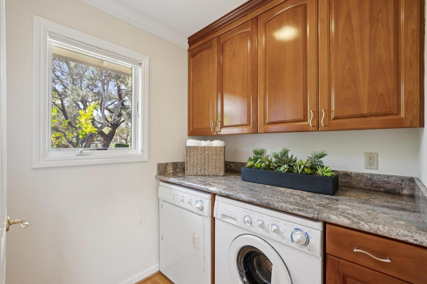 Detail Gallery Image 29 of 94 For 18074 Daves Ave, Monte Sereno,  CA 95030 - 4 Beds | 3/1 Baths