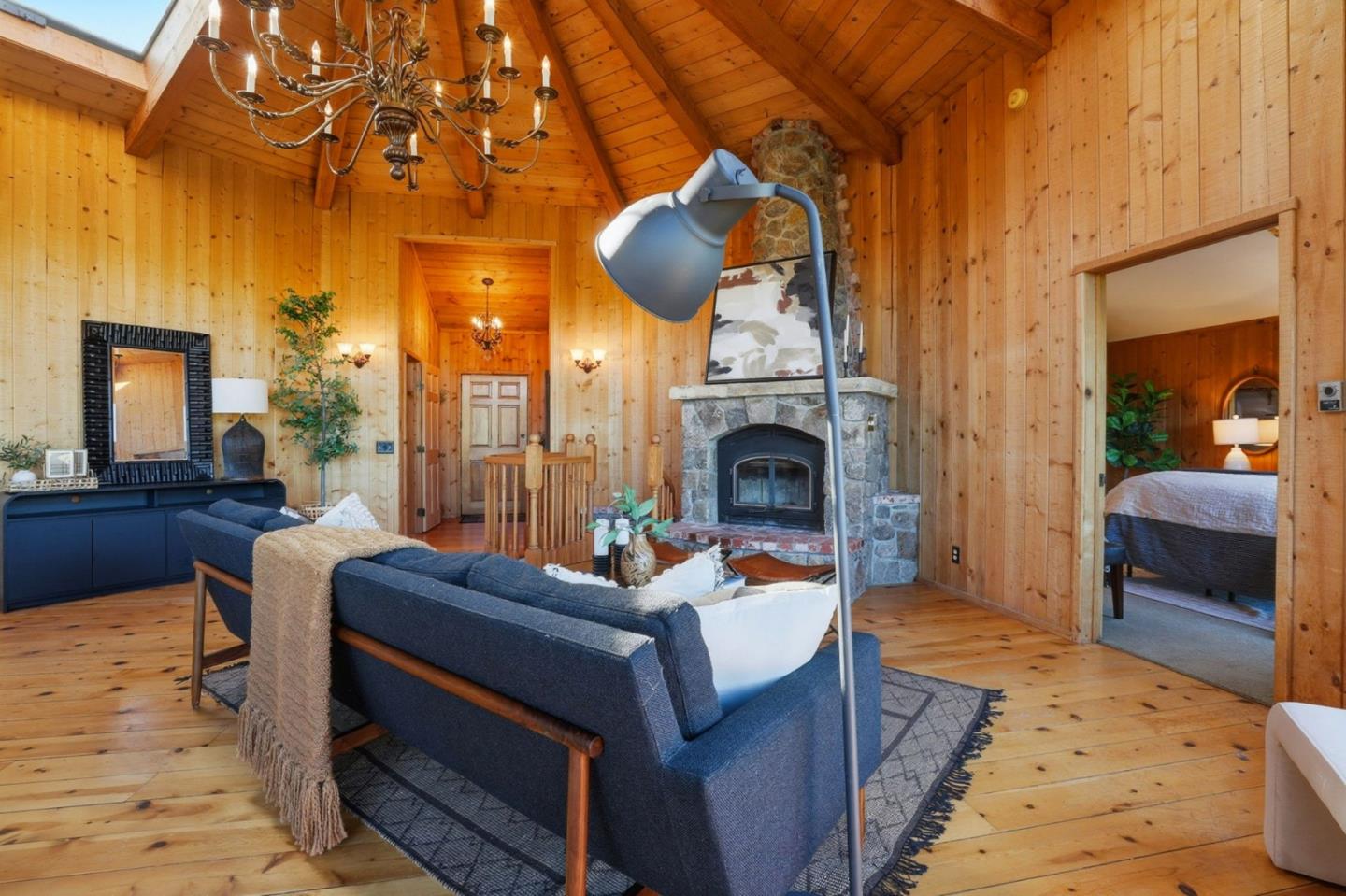 Detail Gallery Image 14 of 72 For 31420 via La Naranga, Carmel Valley,  CA 93924 - 5 Beds | 3 Baths