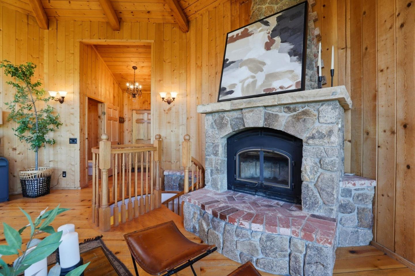 Detail Gallery Image 15 of 72 For 31420 via La Naranga, Carmel Valley,  CA 93924 - 5 Beds | 3 Baths