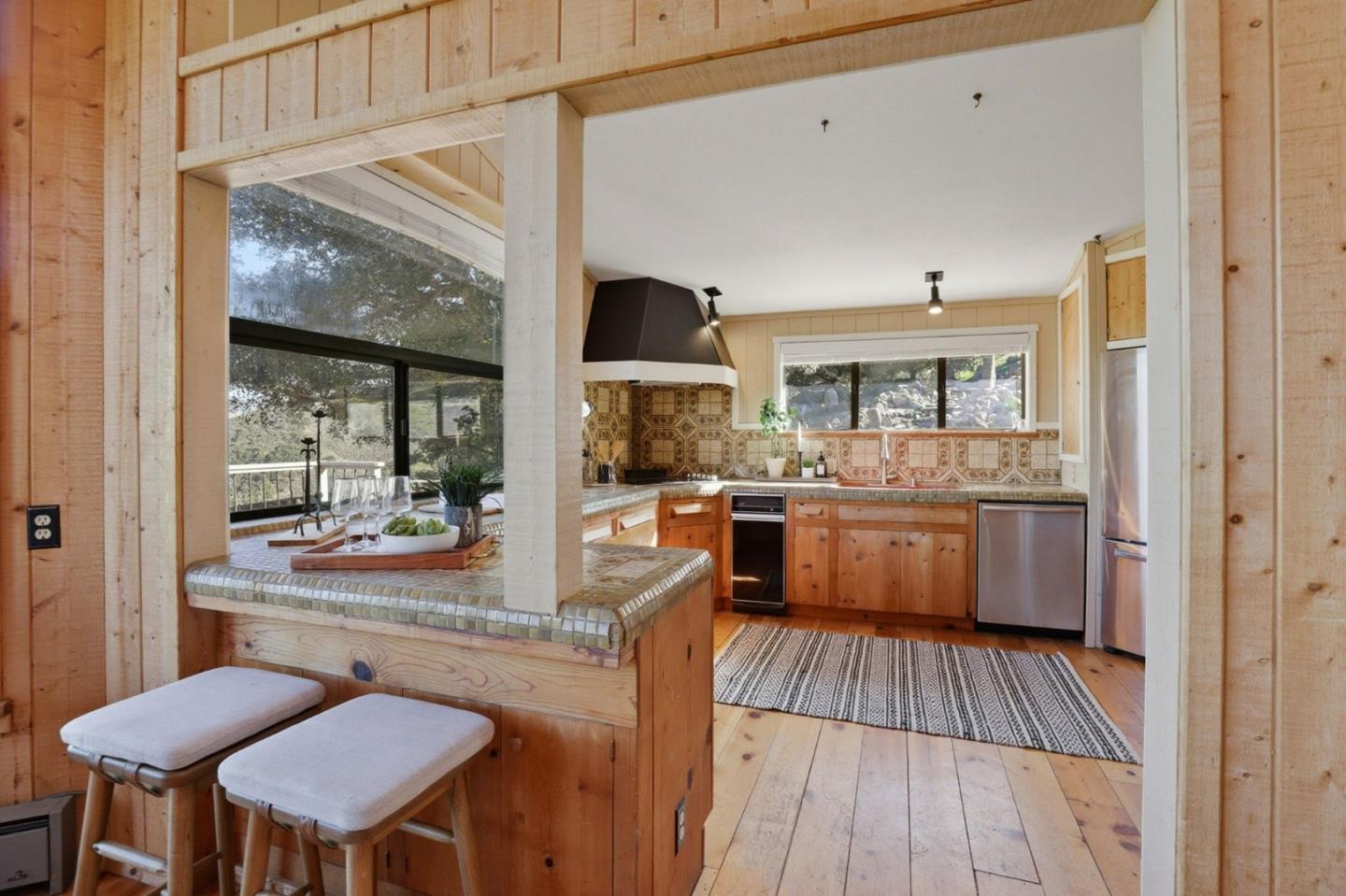 Detail Gallery Image 18 of 72 For 31420 via La Naranga, Carmel Valley,  CA 93924 - 5 Beds | 3 Baths