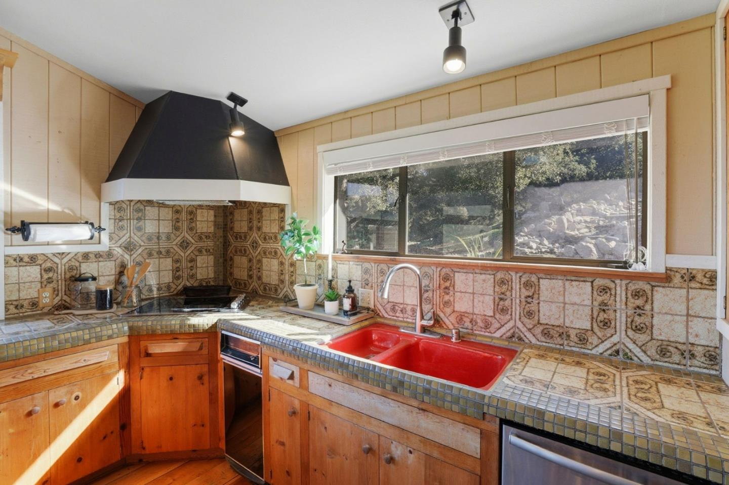 Detail Gallery Image 20 of 72 For 31420 via La Naranga, Carmel Valley,  CA 93924 - 5 Beds | 3 Baths