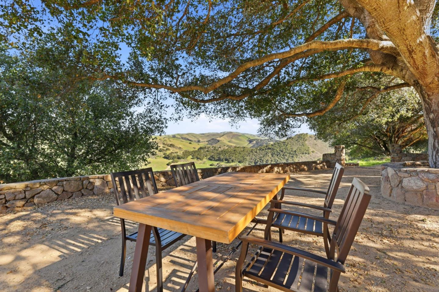 Detail Gallery Image 49 of 72 For 31420 via La Naranga, Carmel Valley,  CA 93924 - 5 Beds | 3 Baths