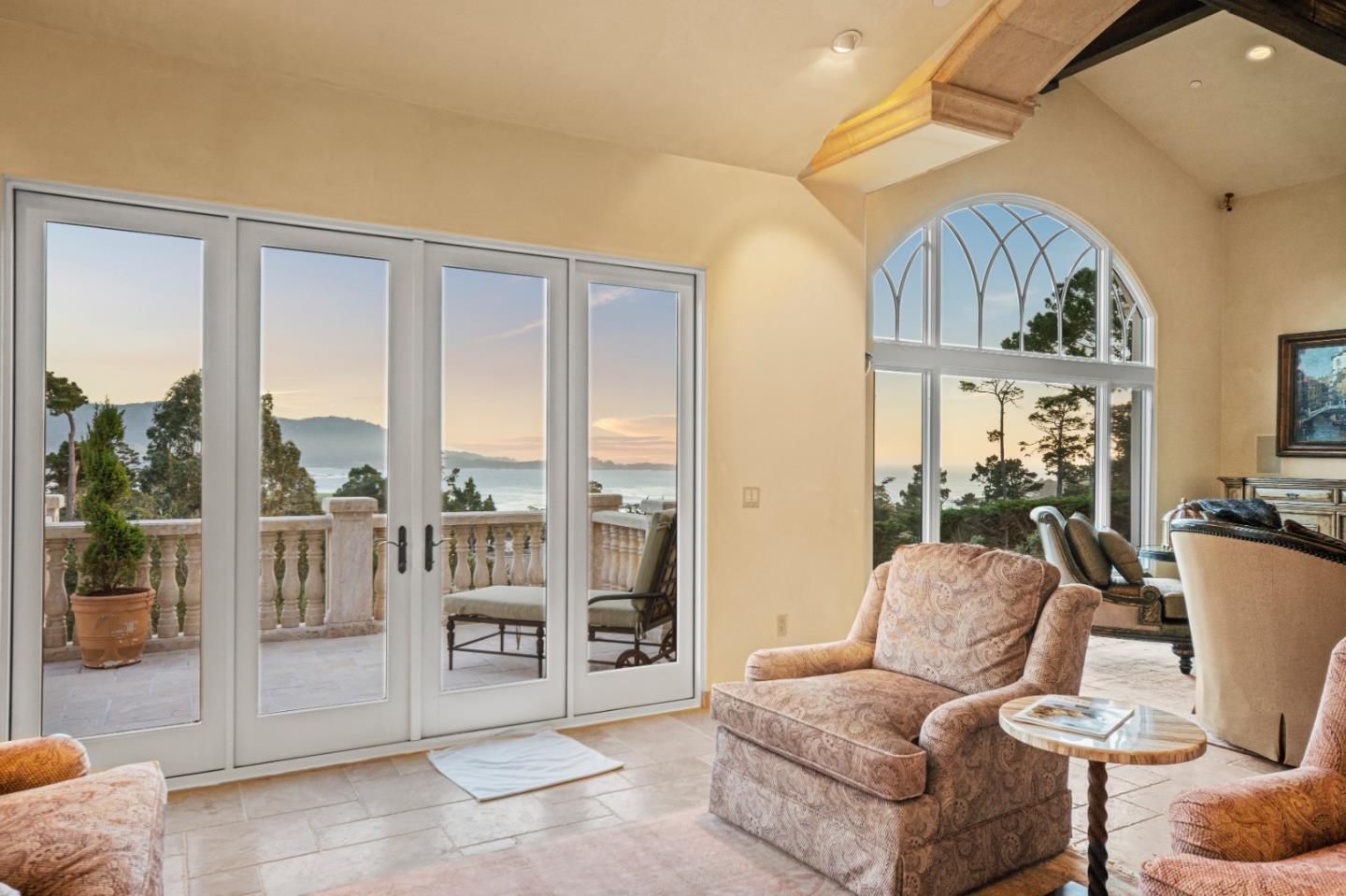 Detail Gallery Image 12 of 75 For 1519 Riata Rd, Pebble Beach,  CA 93953 - 5 Beds | 5/3 Baths