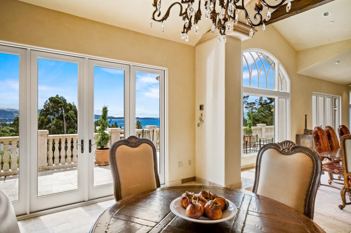 Detail Gallery Image 16 of 75 For 1519 Riata Rd, Pebble Beach,  CA 93953 - 5 Beds | 5/3 Baths