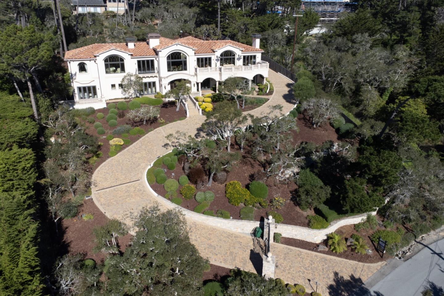 Detail Gallery Image 4 of 75 For 1519 Riata Rd, Pebble Beach,  CA 93953 - 5 Beds | 5/3 Baths