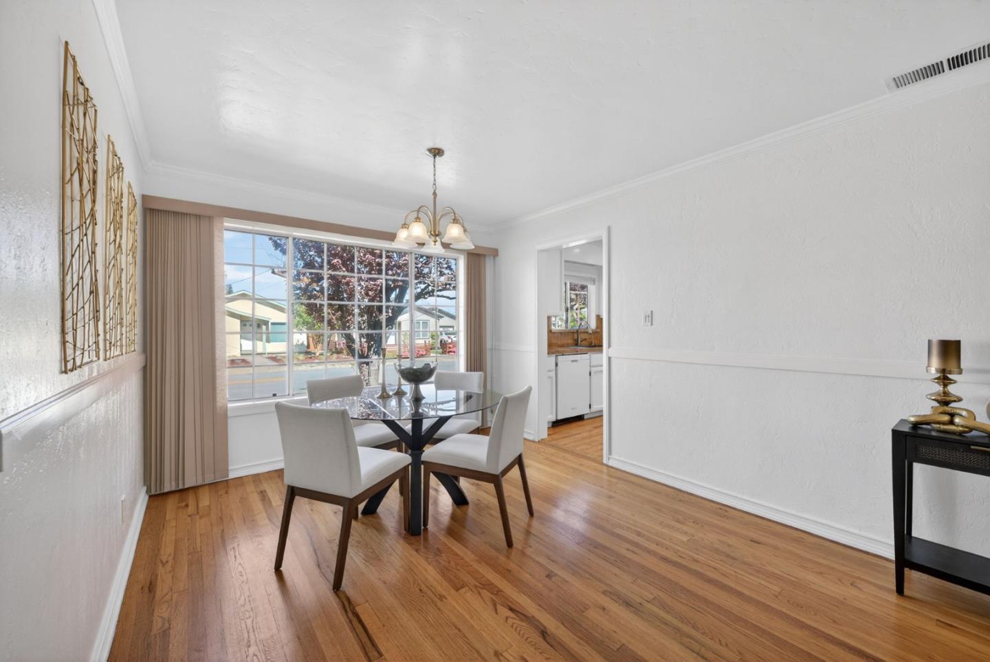 Detail Gallery Image 5 of 48 For Hodges Ave, San Jose,  CA 95128 - 5 Beds | 4 Baths