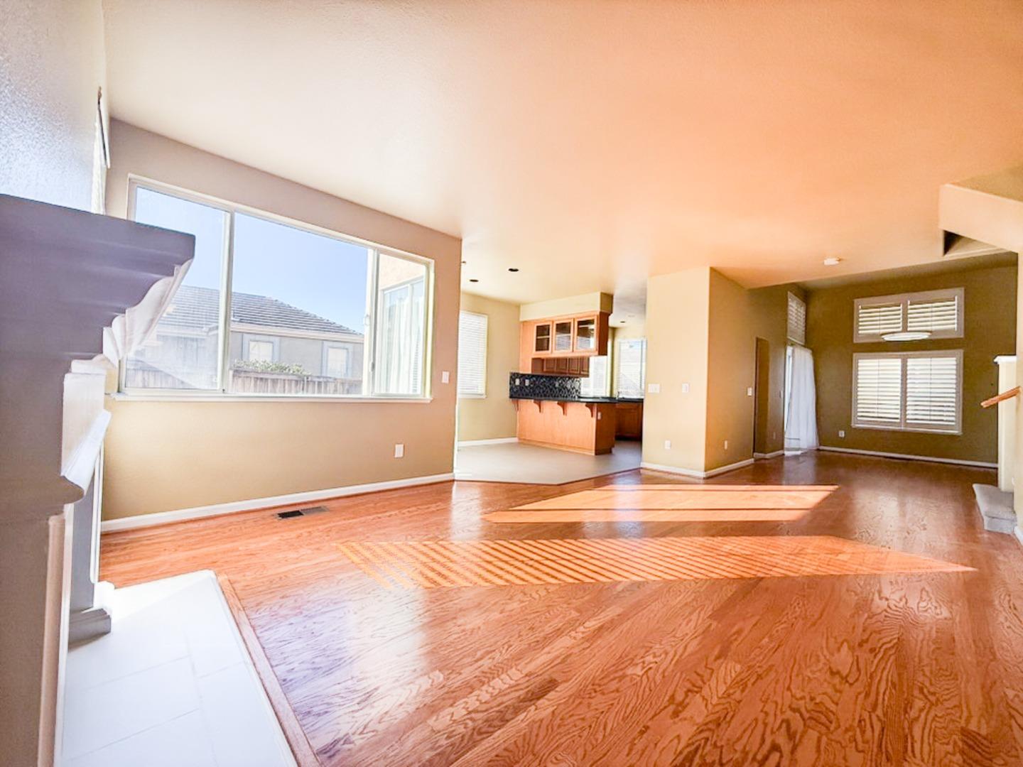 Detail Gallery Image 13 of 46 For 15 Parkridge Cir, South San Francisco,  CA 94080 - 4 Beds | 2/1 Baths